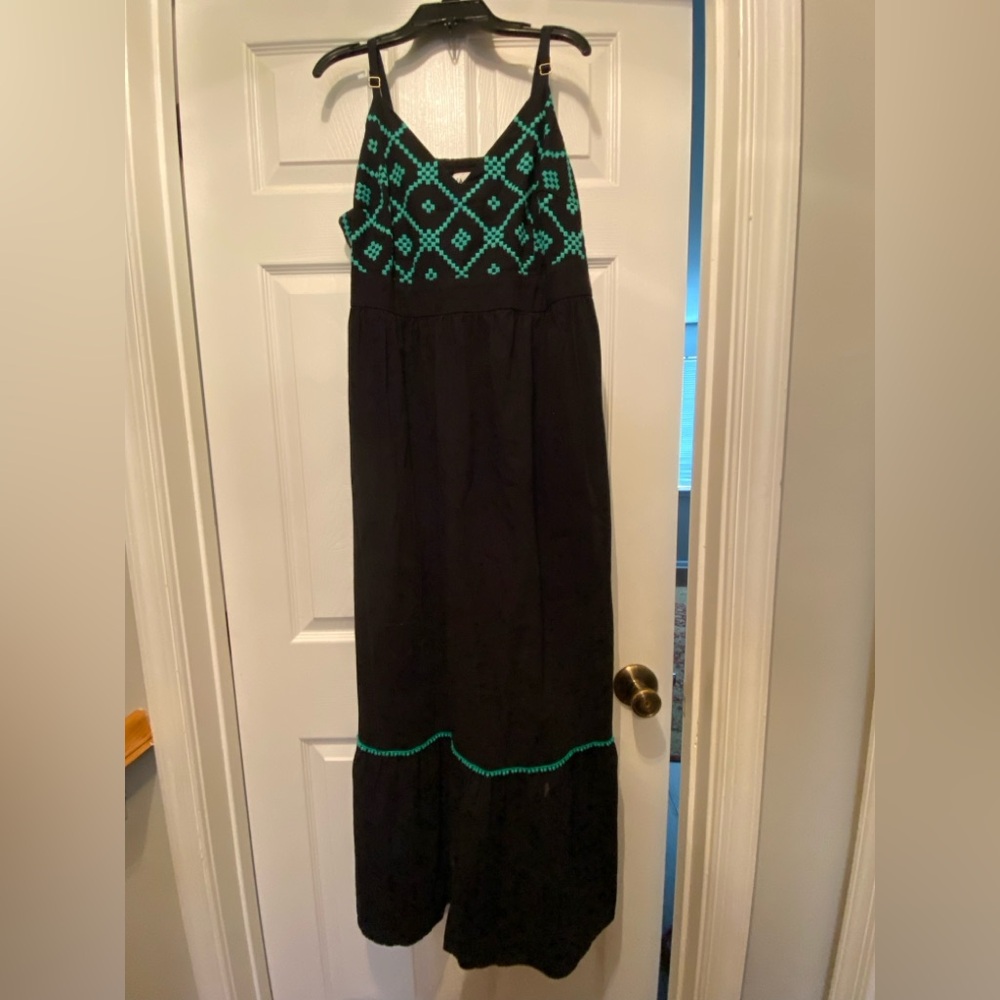 Ava & Viv Black and Green Dress